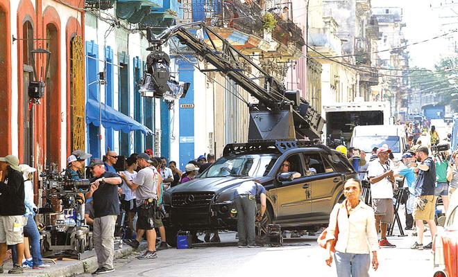 Primer video de Rapido y Furioso 8 en las calles de Cuba