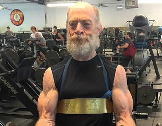 El actor J.K. Simmons nos asombra con su Increíble cambio físico