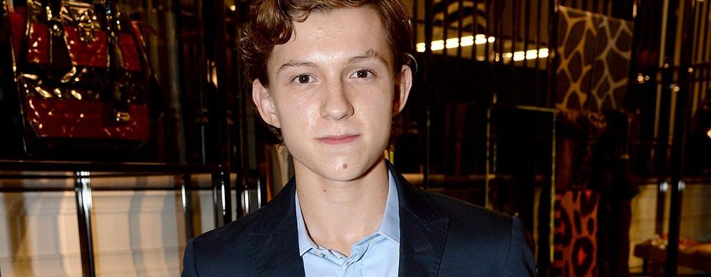 Tom Holland quiere ser James Bond