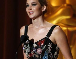 Jennifer Lawrence no pudo ver mas de tres minutos de El Hilo Fantasma