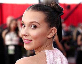 Millie Bobby Brown la vuelve hacer, afirma que es terraplanista 