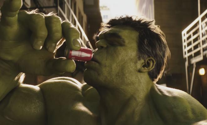 Hulk vs Ant-Man en un Nuevo Comercial para el Super Bowl 50.